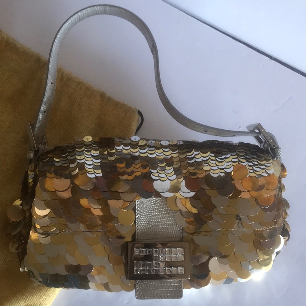 Collectible💝Fendi baguette bag